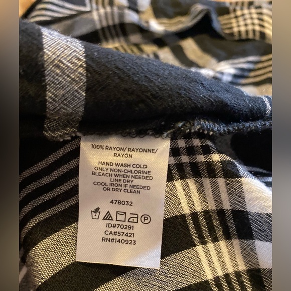 Loft small Plaid Puff Shoulder Blouse - Picture 6 of 7